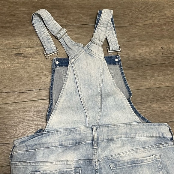 Torrid Shortall Overall Vintage Stretch Light Wash Denim Distressed Sz 14. - Picture 8 of 10